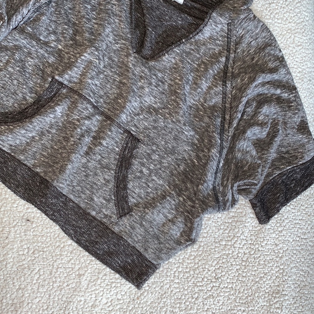 Derek Heart Black Gray Marled Cropped Hoodie — Large - Picture 2 of 7